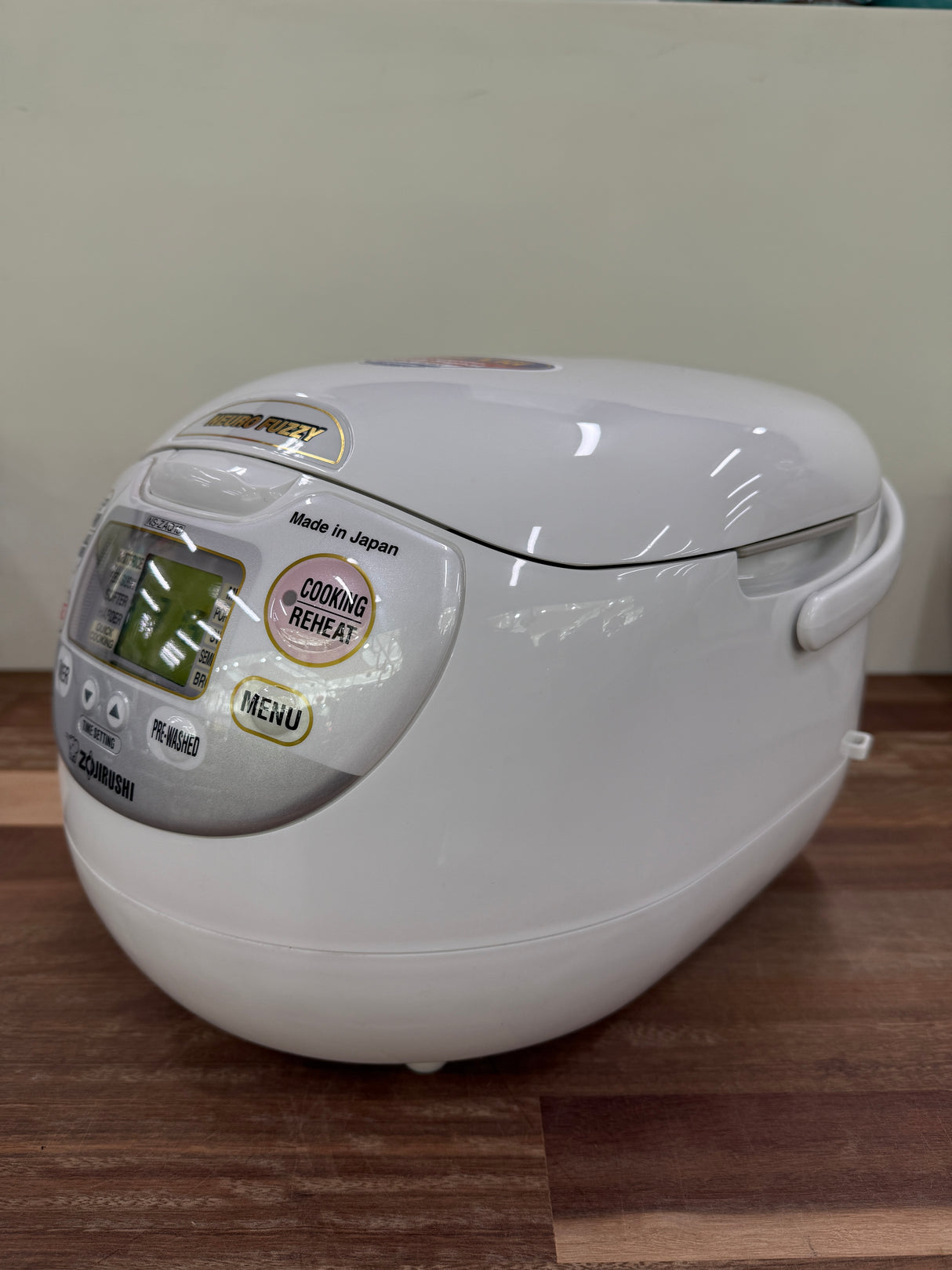 Zojirushi Neuro Fuzzy Rice Cooker 10 cup NS-ZAQ18