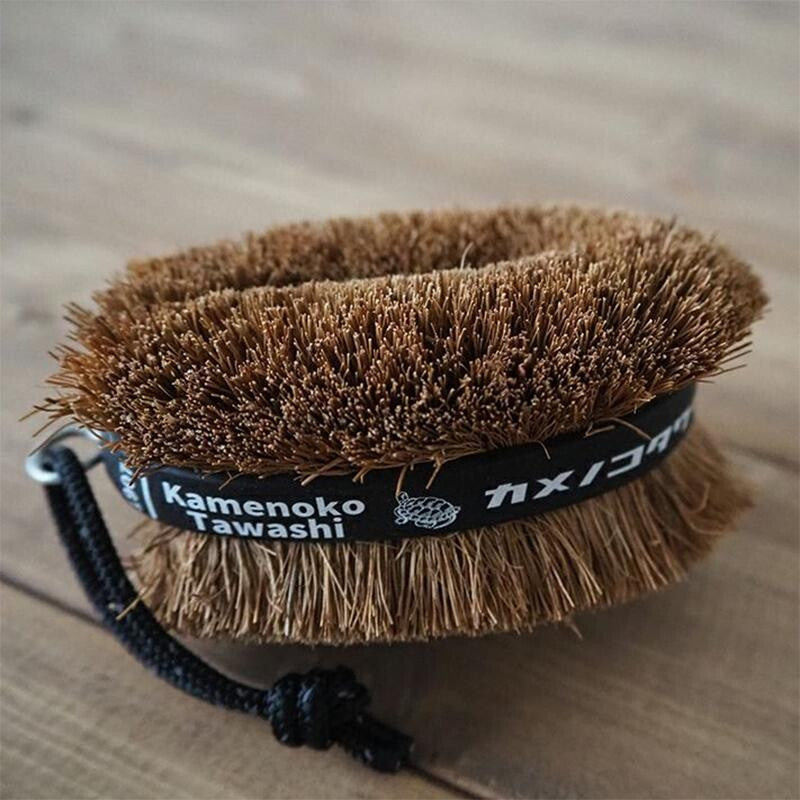Kamenoko Tawashi Obi Black Scrubbing Brush
